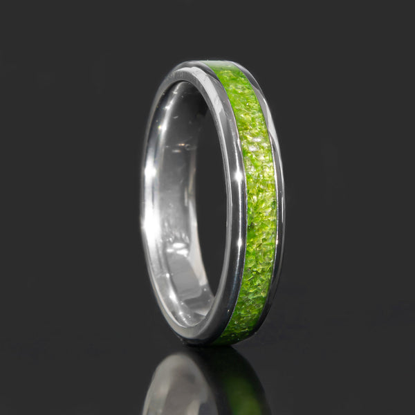 Womens Chrome Diopside Titanium Ring 4mm Copperbeard Jewelry