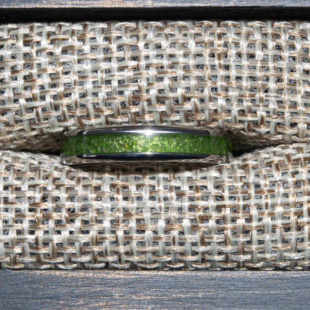 Womens Chrome Diopside Titanium Ring 4mm Copperbeard Jewelry